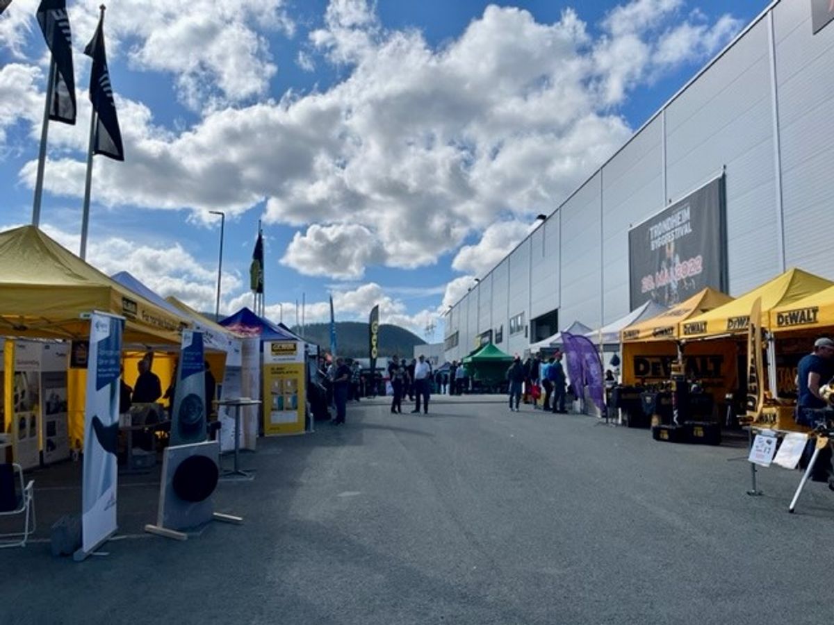 Over 900 deltakere og 80 leverandører stilte på Trondheim Byggfestival for nettverksbygging, faglig utveksling og siste nytt av produkter og tjenester. Foto: Optimera