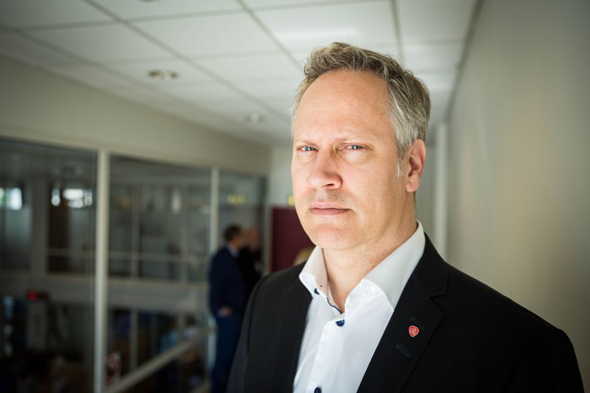Samferdselsminister Jon-Ivar Nygård (Ap) mener dagens nasjonale transportplan ikke lenger er realistisk og framskynder arbeidet med å lage ny. Foto: Alf Simensen / NTB