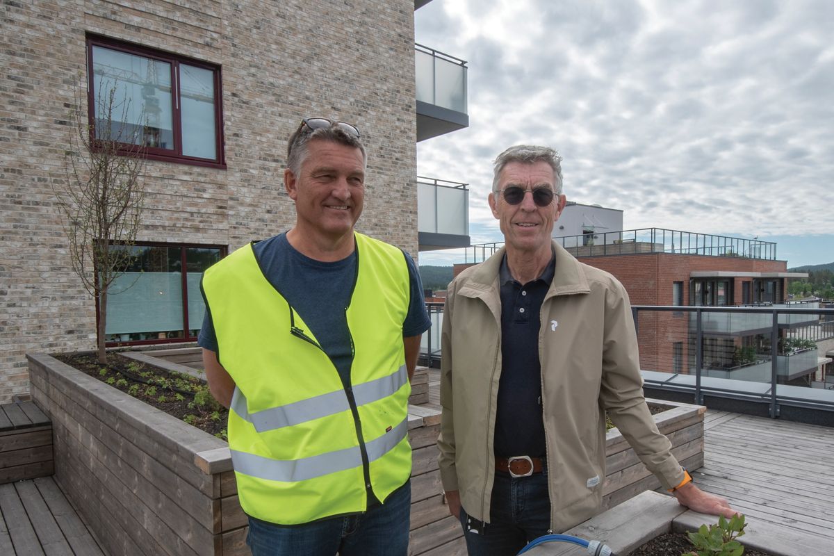 Anleggsleder Per Erik Backehag (til venstre) og prosjektsjef Eirik Prestmo i JM Norge.