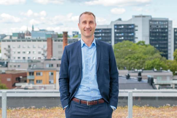 Skanska-sjef Ståle Rød sier selskapets bunnlinje-utvikling et resultat av et langsiktig arbeid i hele organisasjonen. Foto: Skanska Norge