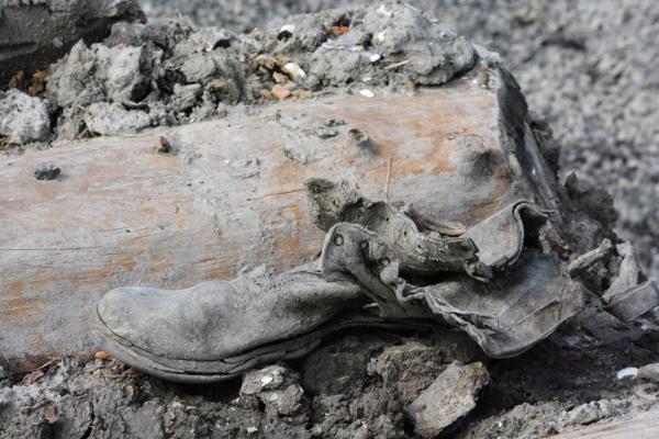 Denne skoen fra 1800-tallet ble nylig funnet i Bispevika. Den er ikke gammel nok til å bli bevart.