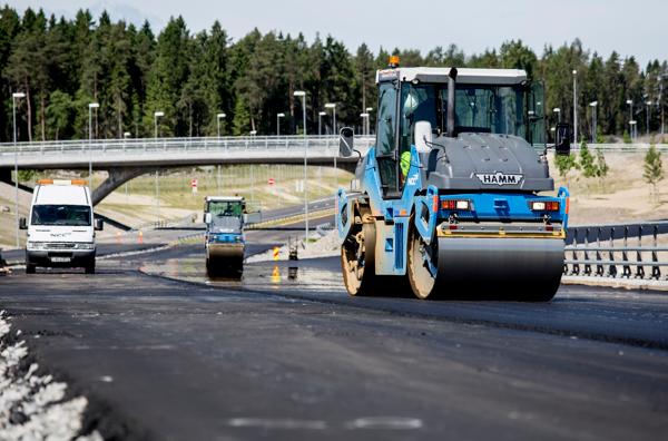 I tillegg til legging av nærmere 200.000 tonn asfalt, innebærer avtalen at NCC har en vedlikeholdsavtale i 20 år. Illustrasjonsfoto: NCC