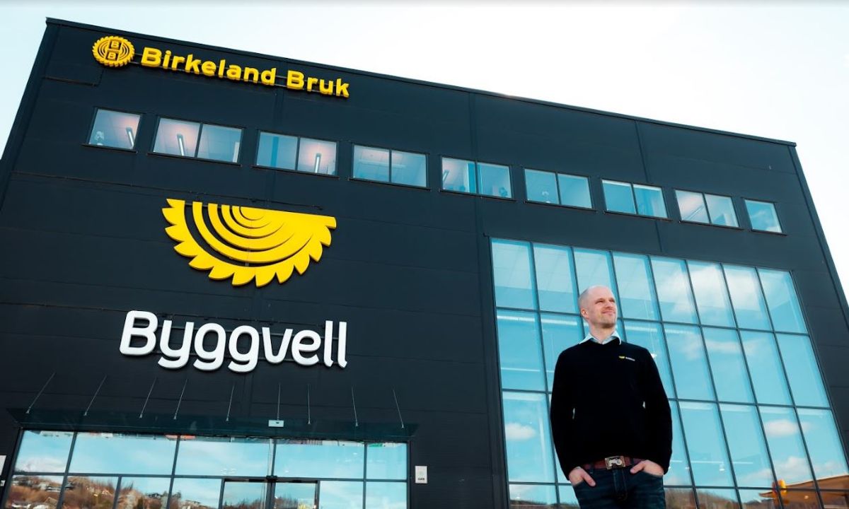Administrerende direktør Arnt Helge Sandvik i Birkeland Bruk gleder seg over gode resultater av en stor omstillingsjobb. Foto: Media Sør
