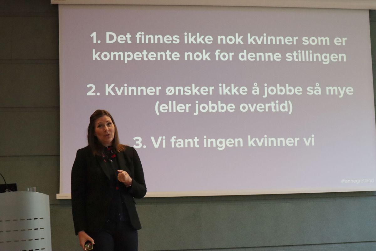 Anne Gretland, CEO i Fotoware presenterte en rekke myter om kvinner i manndominerte yrker. Foto: Svanhild Blakstad