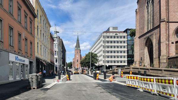 Arbeidet i nordre del av Akersgata er nå ferdig. Foto: Statsbygg