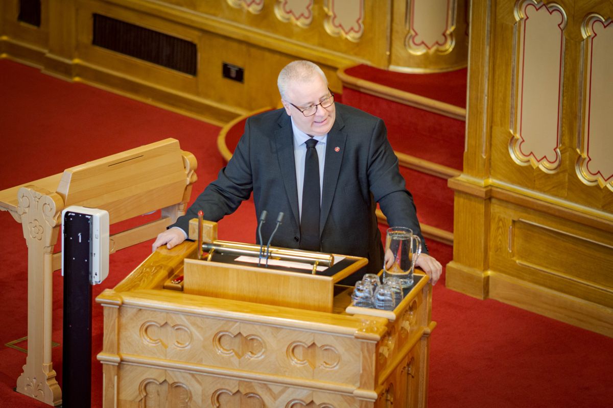 Bård Hoksrud (Frp) på talerstolen i Stortinget. Foto: Alf Simensen / NTB