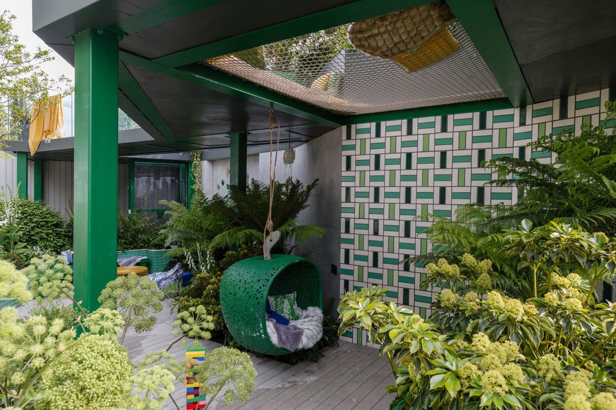 <i>The Greenfingers Charity Garden. Designed by: Kate.Gould. Sponsored by: Greenfingers Charity with thanks to.a private donor. RHS Chelsea Flower Show 2019.</i>