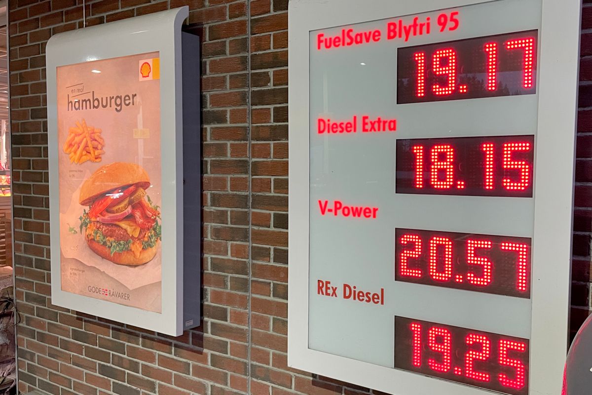 Prisen for en liter drivstoff er flere steder i landet under 20 kroner. Foto: Lise Åserud / NTB
