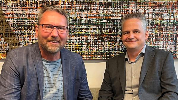 Martin Isaeus (t.v.), administrerende direktør i AquaBiota og Tomas Hjorth, NIRAS' markedssjef for miljø i Sverige. Foto: NIRAS