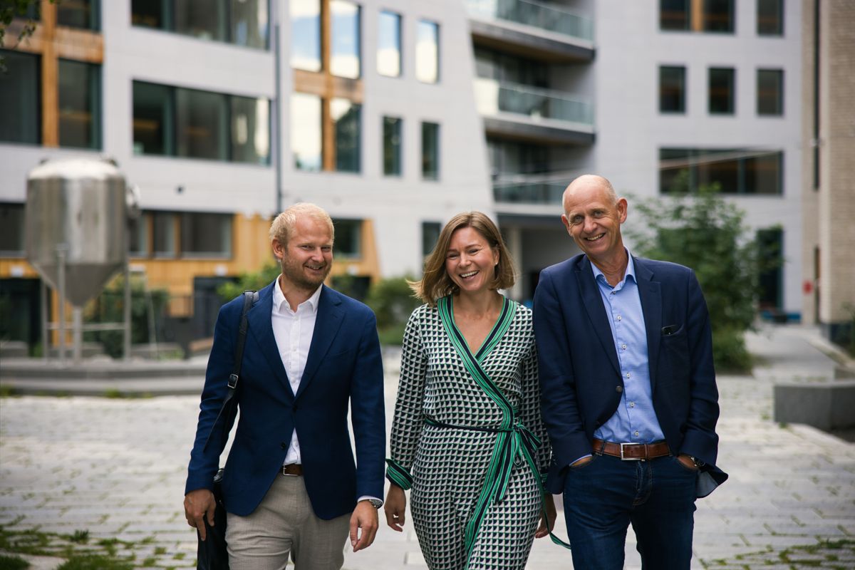 Regionsjef hos Bonava Oslo, Matilda Vinje, her sammen med selskapets nye utviklingssjefer, Christian Berg (t.v) og Anders Sletten. Foto: Bonava