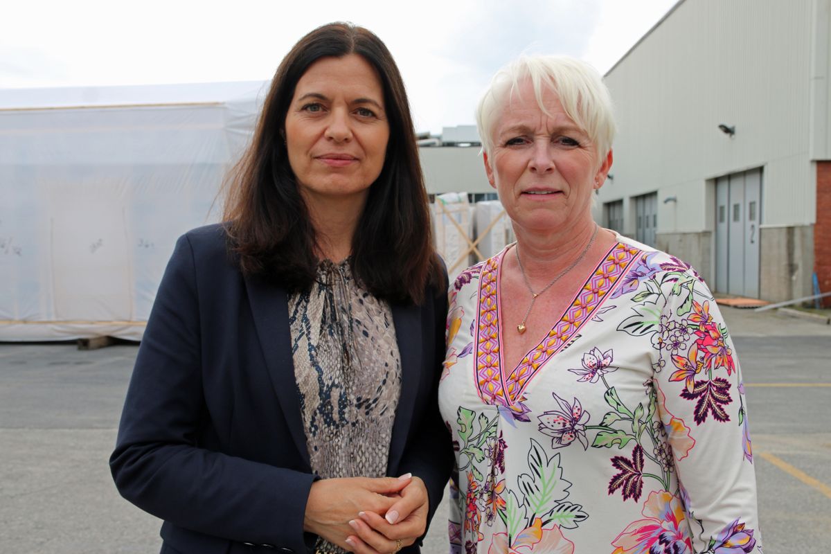 Administrerende direktør Nina Solli i Byggenæringens Landsforening (BNL) og administrerende direktør Heidi Finstad i Treindustrien, delte sine bekymringer rundt markedsutviklingen under en samling hos RVT i Moelv.