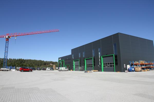 Det nye næringsbygget til Rental Group Crane ligger i Røyken Næringspark.