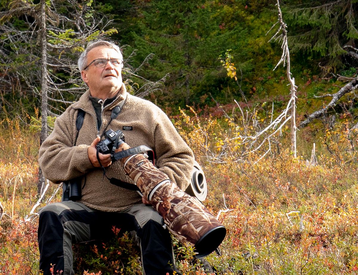 Anleggsleder Ole Morten Okkenhaug i Veidekke Infrastruktur kobler av fra brakkelivet med fuglefotografering når han har fri. Foto: Bjørn Arild Okkenhaug.