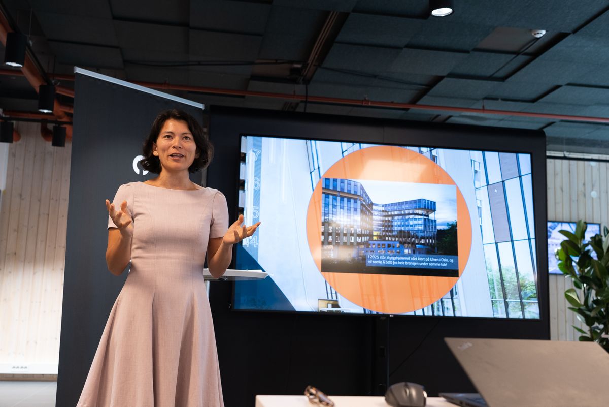 Naomi Ichihara Røkkum leder Construction City Cluster, en næringsklynge med over 100 medlemmer fra bygg-, anlegg- og eiendomsbransjen. Klyngen skal flytte inn i Collektivet. Foto: Mad Communication.