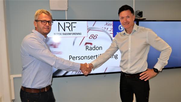 Både styreformann i NRF Kai Inge Rasmussen og forskningssjef Trond Simonsen ved SINTEF ser nå frem til at personsertifisering av radontjenester blir iverksatt. Foto: NRF