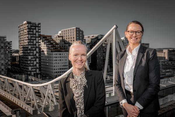 Connie Nyhaven og Kristin Haug Lund blir seksjonsledere i Bane Nor Eiendom. Foto: Bane Nor