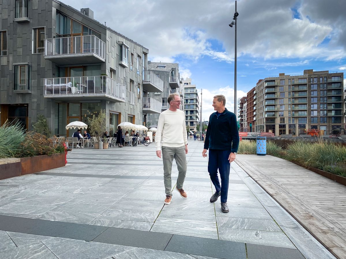 Reiulf Ramstad i Reiulf Ramstad Arkitekter (til høyre og Karl Jon Sørli i OSU. Foto: Torkel Vik