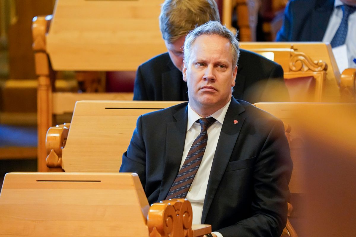 Samferdselsminister Jon-Ivar Nygård (Ap) under spørretimen i Stortinget onsdag. Foto: Terje Bendiksby / NTB