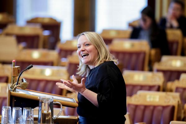 Mona Fagerås, transportpolitisk talsperson i SV, vil skrote etappe to av E18 Vestkorridoren.