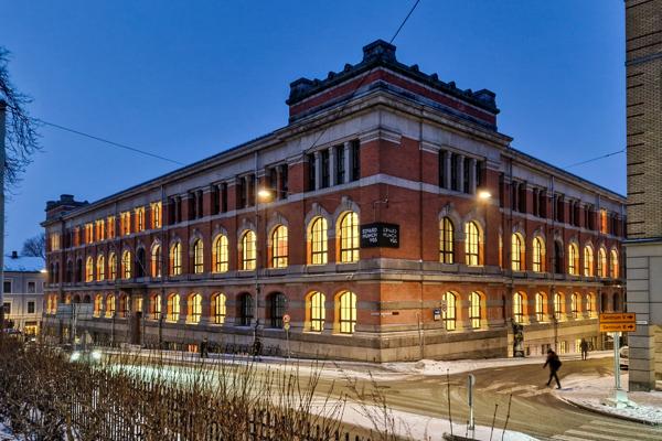 Edvard Munch videregående skole skal slås sammen med det gamle Kunstindustrimuseet.