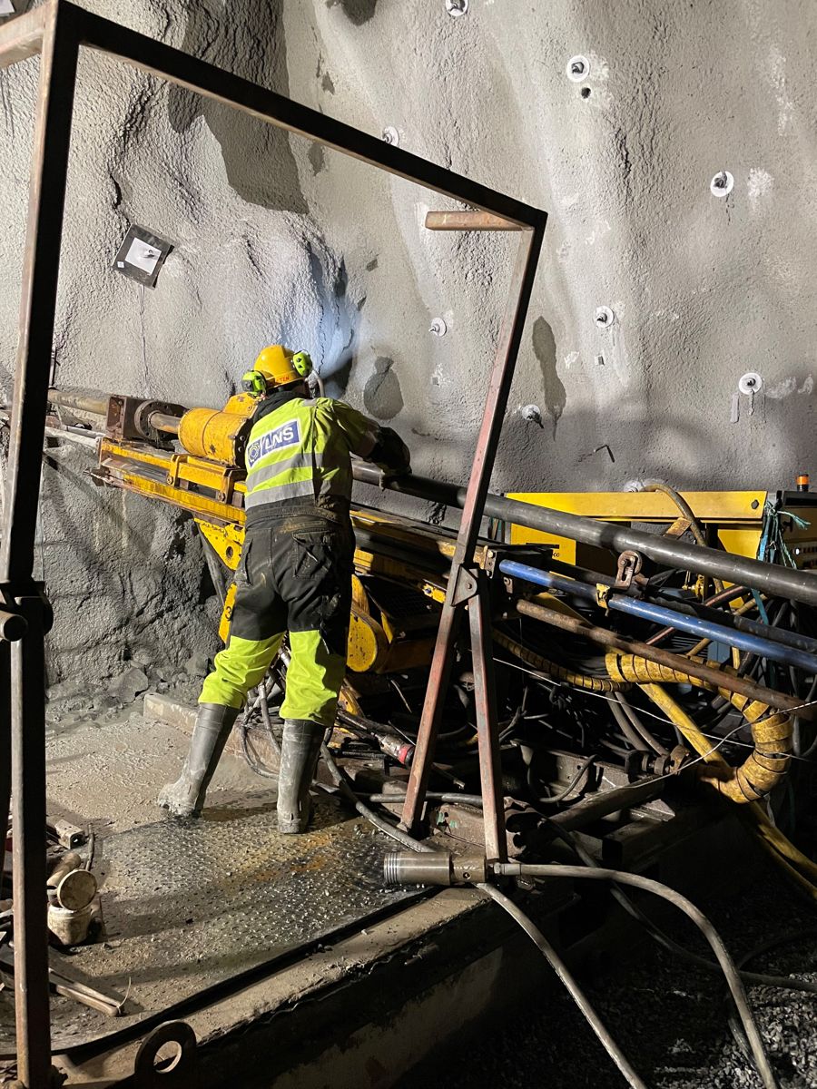 Kjerneboring i tunnelens lengderetning viser at sonen med løsmasser er omlag 68 meter lang. Foto: Statens vegvesen