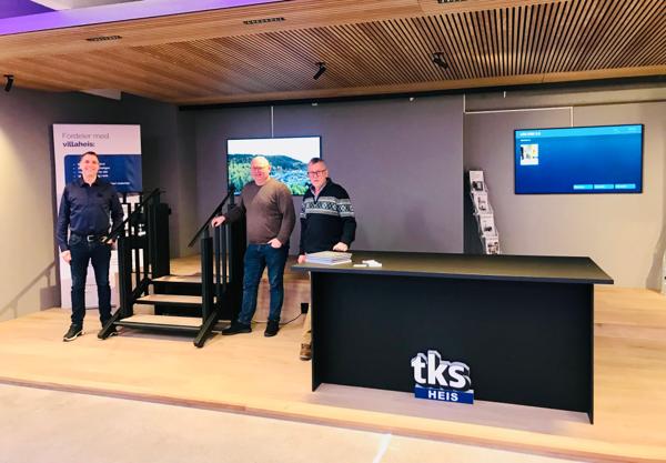 TKS Heis er nyeste parter i House og Builders på Alnabru. F.v.: Pedro Felpeto, salg/prosjektering Oslo, salgs- og markedsleder Håkon Undheim og Kjetil Eriksen, salg/prosjektering Østlandet. Foto: TKS Heis