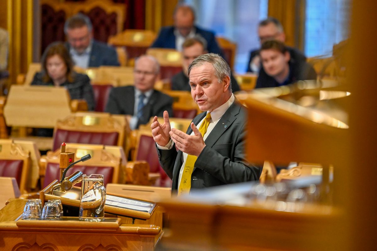 Alfred Jens Bjørlo (V) under muntlig spørretime på Stortinget i Oslo. Foto: Annika Byrde / NTB