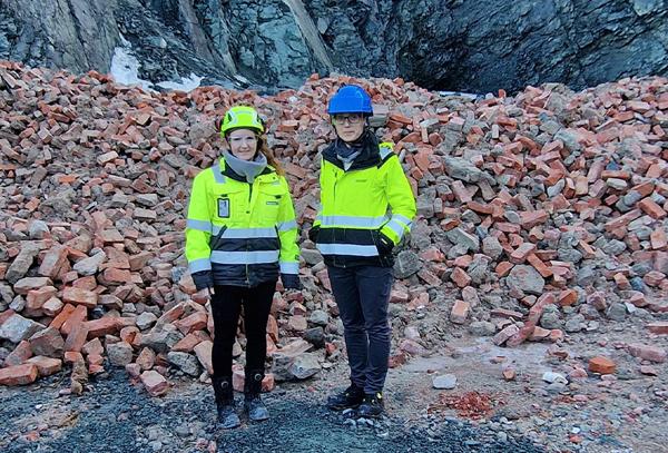 Marie Hallaren i Franzefoss (t.v.) og Heather Louise Mason i Trøndelag Fylkeskommune samarbeider for økt gjenbruk av byggematerialer.