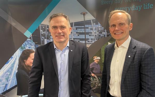 Direktør for teknikk og industri Henning Vellene (til venstre) og konsernsjef Egil Hogna i Norconsult. Foto: Norconsult