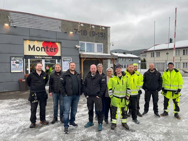 Noen av Montér Kongsberg-medarbeiderne som er på flyttefot til nye lokaler i Industriveien. Åpningsdagen er 30. mars. Foto: Montér