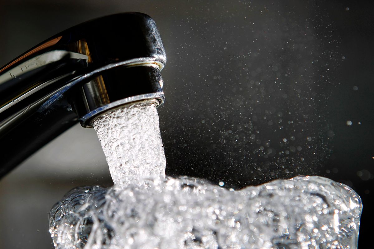 Det kan bli langt dyrere med rent vann i springen dersom EUs nye krav til kloakkrensing blir gjeldende for Norge. Illustrasjonsfoto: Håkon Mosvold Larsen / NTB