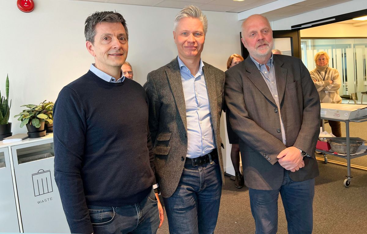 Per Bjørnar Børresen og Dag Bøhler fra Helse Sør Øst Prosjektorganisasjon sammen med Geir Juterud, oppdragsansvarlig i Prosjekteringsgruppen nye Rikshospitalet (i midten). Foto: Cato A. Mørk/Multiconsult