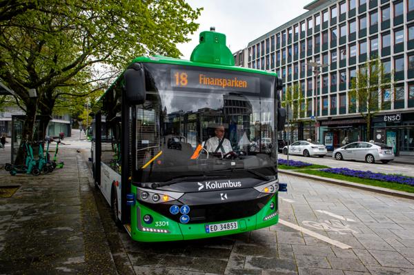En selvkjørende buss i Stavanger. Nå blir denne – og all annen kollektivtrafikk i byen – gratis. Foto: Carina Johansen / NTB