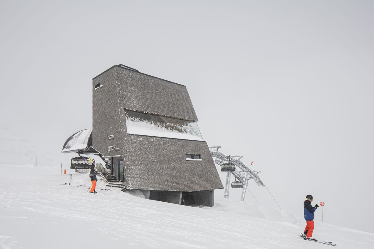 Snøhetta står bak utformingen på denne nye heishytten og utsiktsposten ikke langt fra toppen av Wiedersberger Horn i Østerrike. Foto: Christian Flatscher / Snøhetta