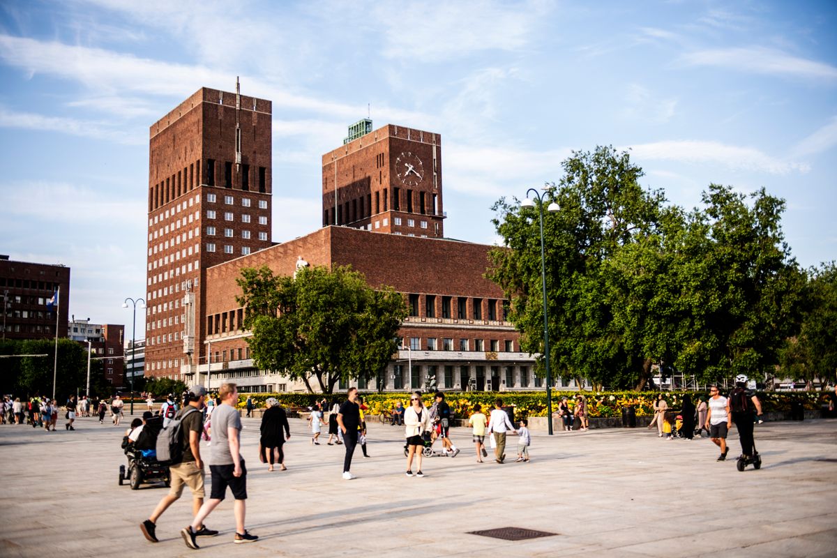 Rådhusplassen i Oslo er foreslått som beredskapstrasé i forbindelse med stengingen av ring 1 på grunn av byggingen av det nye regjeringskvartalet. Foto: Annika Byrde / NTB