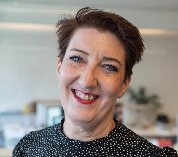 – Jeg gleder meg til å koble Oslo på mer av det som foregår av forskning og praksis internasjonalt innen stedsutvikling, bynatur og urban sosial bærekraft, sier Helene Gallis - ny prosjektutvikler i arkitektkontoret Fragment. Foto: Arne B. Langleite