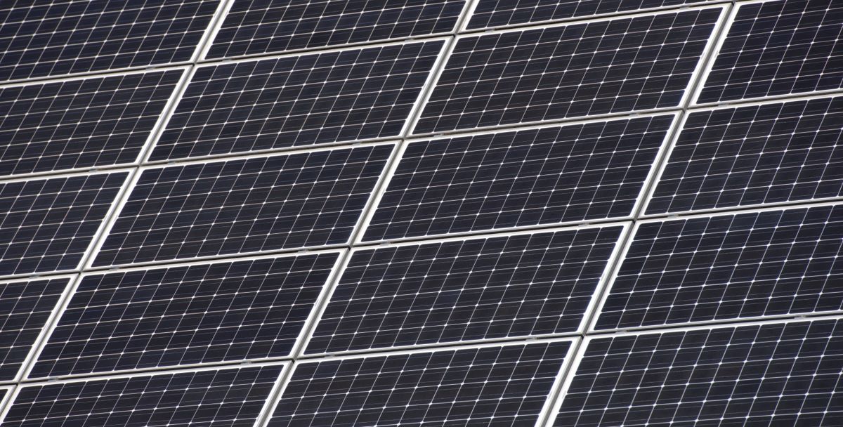 En konkret handlingsplan for solkraft skal være på plass innen revidert budsjett i 2024. Illustrasjonsfoto: Robert Schlesinger / NTB