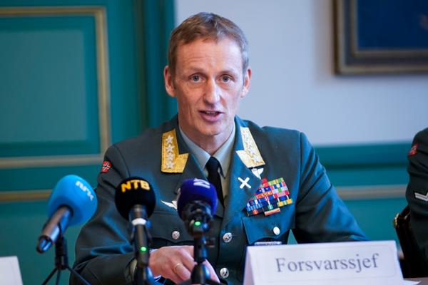 Forsvarssjef Eirik Kristoffersen ønsker en fremskutt Nato-kommando i Bodø. Foto: Terje Pedersen / NTB