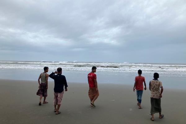 Bangladesh er et av verdens mest utsatte land i møte med klimaendringer. Med utbygging av en ny havvindpark utenfor kysten kan den asiatiske republikken minske sine egne bidrag til klimakrisen. Foto: AP Photo/Al-emrun Garjon