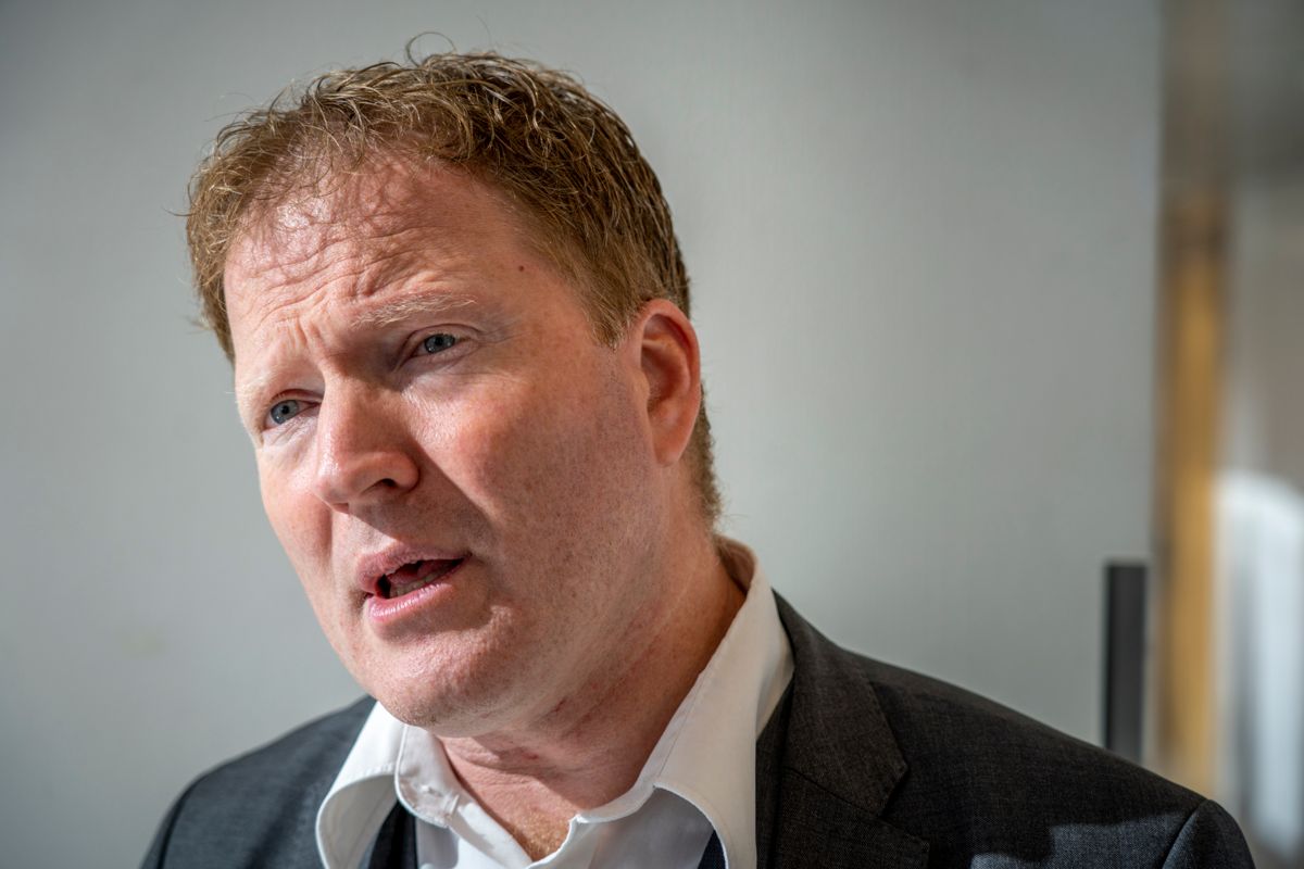 Kommunalminister Sigbjørn Gjelsvik foreslår en økning i de frie midlene til kommunene på 1,3 prosent neste år. Foto: Ole Berg-Rusten / NTB
