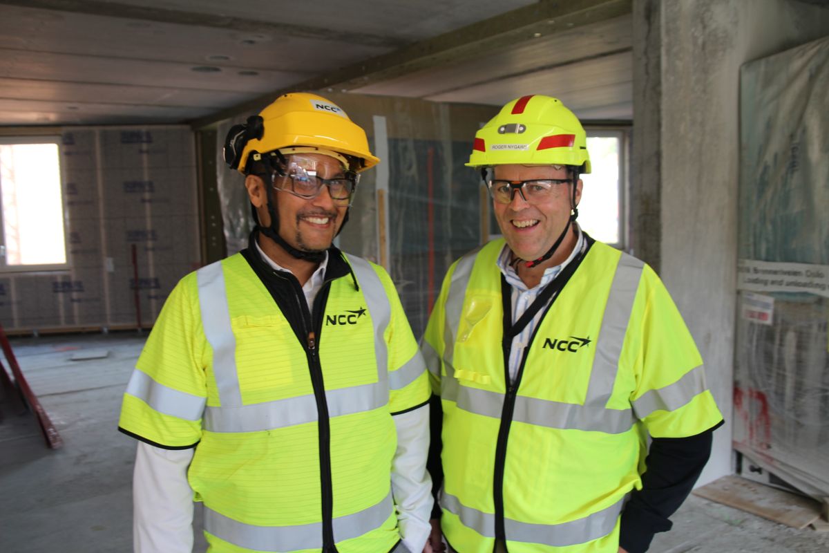 Styremedlem Daniel Siraj (t.v) og Roger Nygård, head of NCC Building Norway, deltok under Awareness Day-arrangementet.