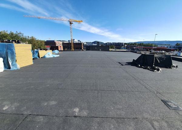 Bedriften jobbet blant annet med taktekking på nybygg. Nå er de konkurs. Illustrasjonsfoto: Membrantak AS
