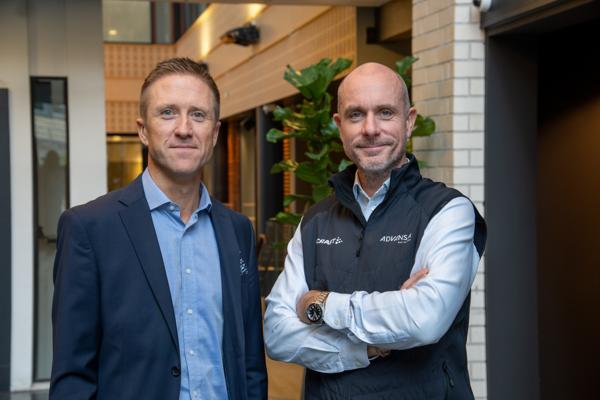 Rune Hjortdahl, leder for Digital Services i Norge (t.v.) og Christopher Klepsland, administrerende direktør i Advansia. Foto: Elvin Jamakosmanovic