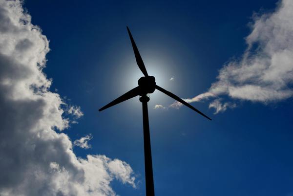 EU vil få mer fart i produksjonen av vindkraft. Foto: Frank May / NTB