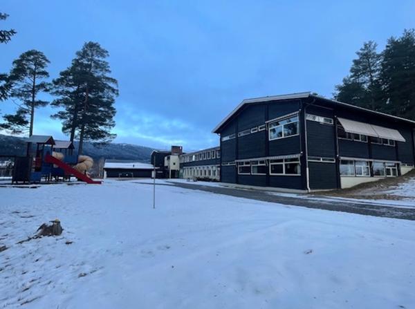 Det nye politiske flertallet i Krødsherad kommune vil ikke at Veidekke skal bygge ny skole på Noresund likevel. Foto: Krødsherad kommune