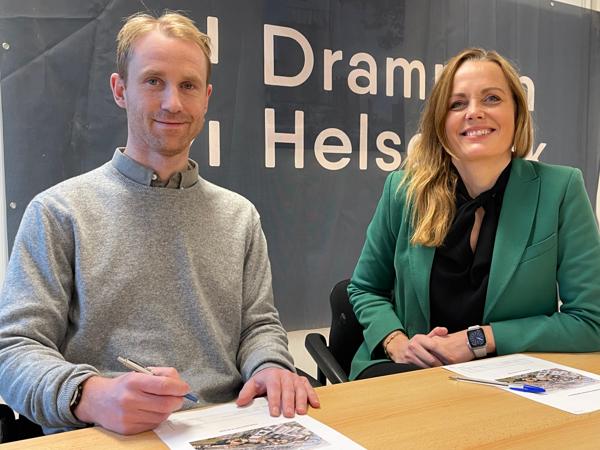 – Parkeringsanlegget for det nye sykehuset i Drammen og Drammen Helsepark skal åpnes i oktober neste år, sier Christian Tanum i HAB og Gøril Bergh i Drammen Helsepark.