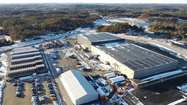 Den nye batterifabrikken til Morrow Batteries i Arendal er det største prosjektet som Veidekke Logistikkbygg er i gang med. Foto: Marius Lysø