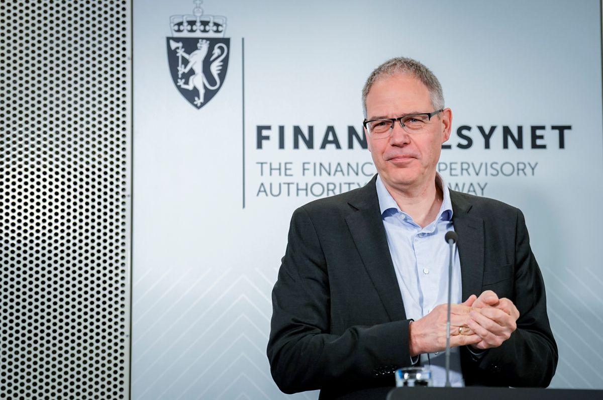 Finanstilsynsdirektør Per Mathis Kongsrud la torsdag fram rapporten «Finansielt utsyn» på en pressekonferanse i Finanstilsynet. Foto: Stian Lysberg Solum / NTB