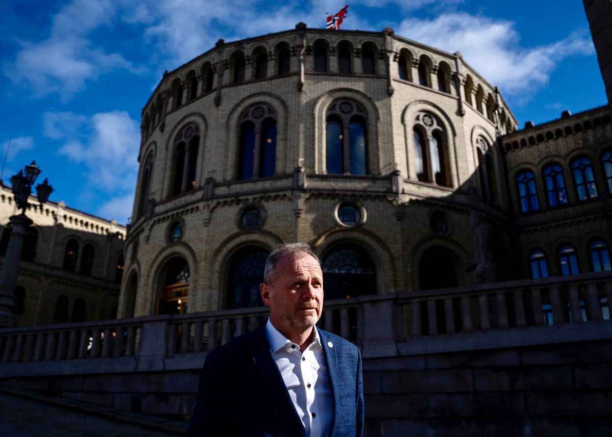 Owe Ingemann Waltherzøe, leder i Industri- og næringspartiet (INP), kaller partiet blokkuavhengig, men etter fjorårets lokalvalg har de samarbeidet mest til høyre.
