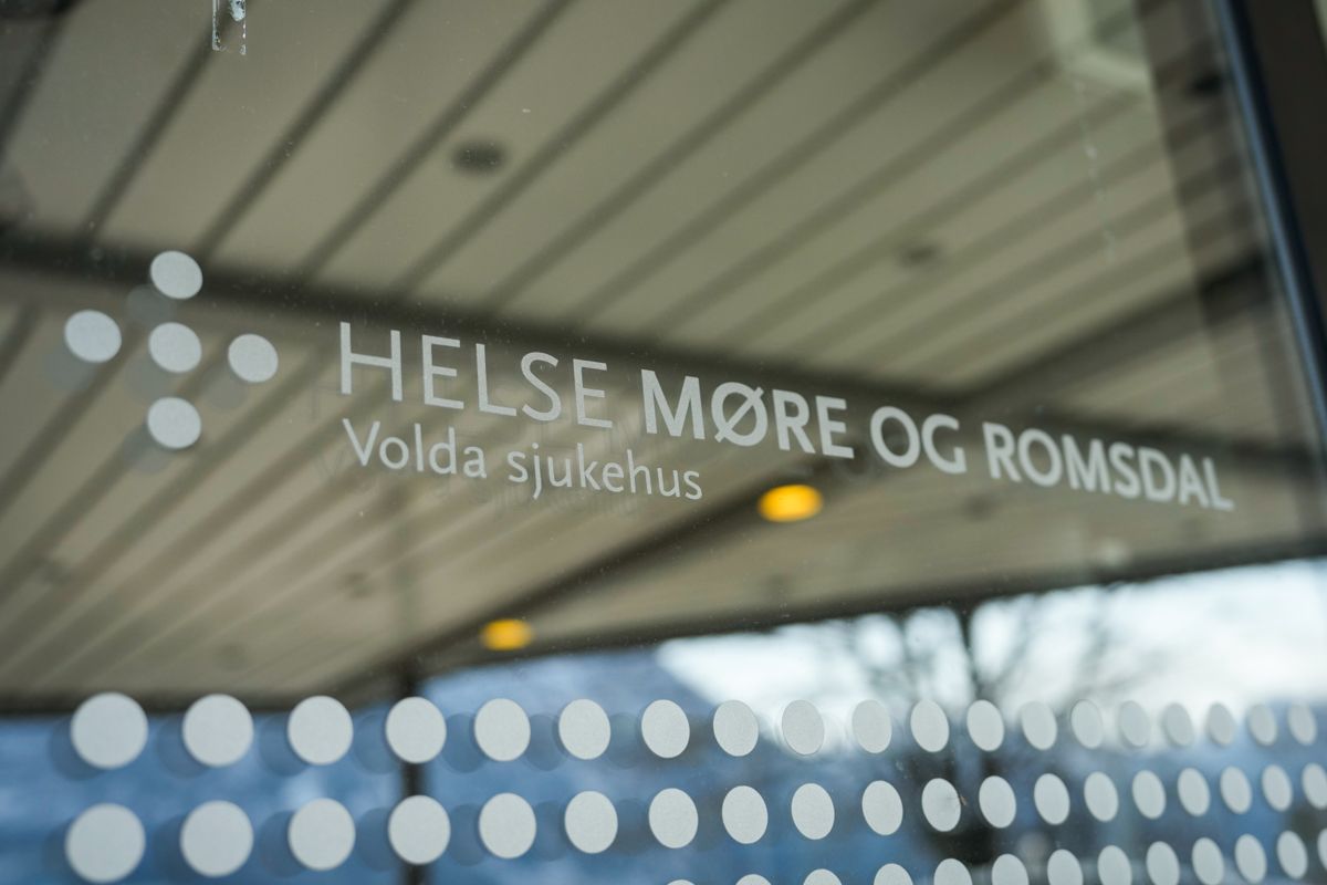 Vedtaket til styret i Helse Midt om å innføre Helseplattformen på sykehusene i Møre og Romsdal, ble gjort på et tynt grunnlag, mener Oslo Economics.